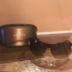 Gucci sunglasses 🕶